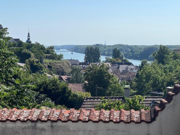 Wohnung - 3500, Krems an der Donau - Traumhafte 2-Zimmer-Terrassenwohnung mit Donaublick+Garage+Garten!