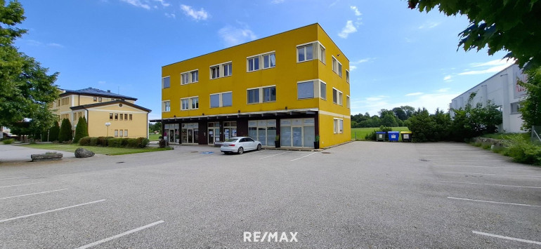 Büro / Praxis - 5202, Neumarkt am Wallersee - Praxisfläche im Ärzte- und Gesundheitszentrum Neumarkt am Wallersee