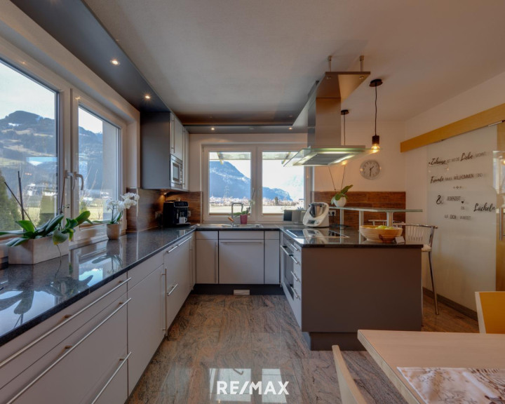 Haus - 6265, Hart Im Zillertal - Sonnenlage. Aussicht. Lebensfreude. - Einfamilienhaus mit Weitblick &amp; Charme