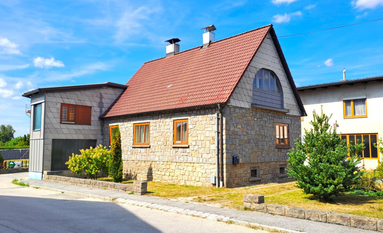 Haus - 3943, Schrems - Architektenhaus mit Werkstatt, großer Garage und uneinsichtigen Garten