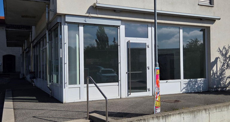 Büro / Praxis - 3352, St. Peter in der Au-Markt - Büro oder Geschäftsfläche mit Parkplätzen in zentraler Lage!