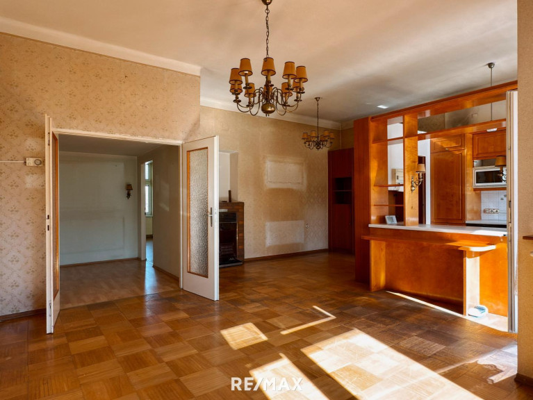 Wohnung - 2700, Wiener Neustadt - <b>Charming - 4 Zi-Terrassenwohnung über der Heiland-Apotheke!</b>