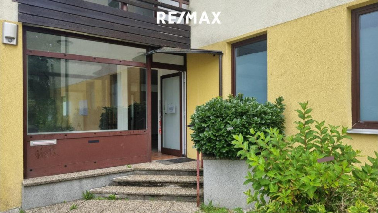 Wohnung - 4863, Seewalchen am Attersee - Sanierungsbedürftige Eigentumswohnung/Praxis/Büro