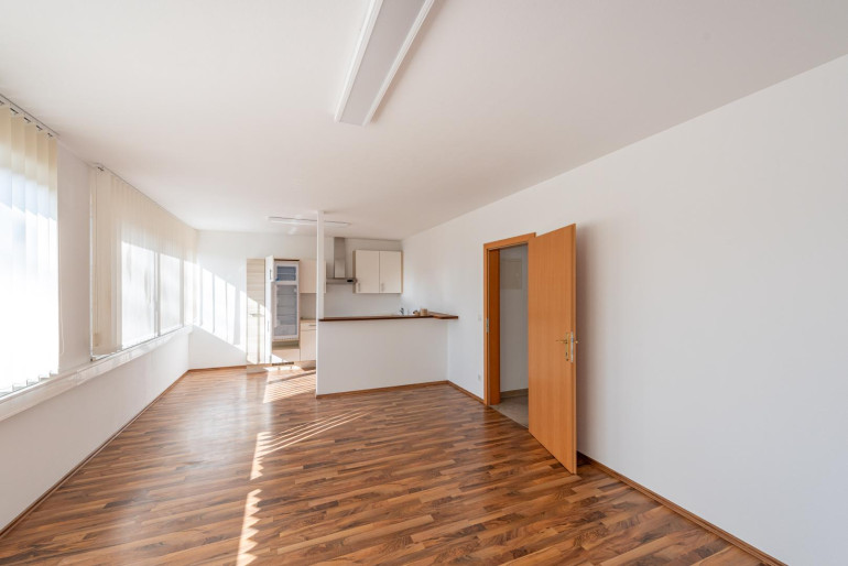 Büro / Praxis - 4664, Oberweis - Büro an der Bundesstraße