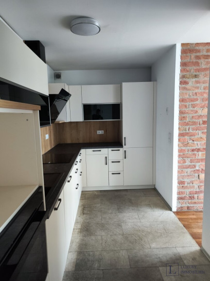 Wohnung - 1140, Wien,Hietzing - Geräumige Maisonette-Wohnung im Dachgeschoss in der Nähe von Schloss Schönbrunn