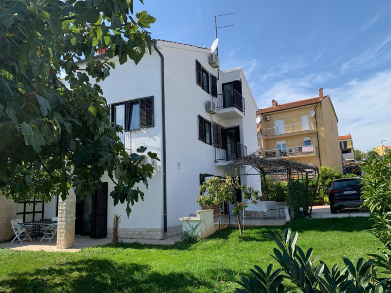 Haus - 52100, Pula - Sonne, Meer und Rendite – Renoviertes Apartmenthaus in bester Lage von Pula, Istrien