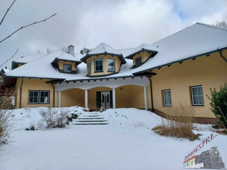 Haus - 2571, Altenmarkt an der Triesting - Tolle Villa mit neuer PV-Anlage bietet viel Platz und ruhige, grüne Umgebung – nur ca. 38 min zur Stadtgrenze Wien!