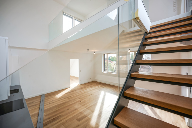 Wohnung - 1130, Wien - Dachgeschosswohnung mit zwei Dachterrassen und Gartenparzelle in Hietzing