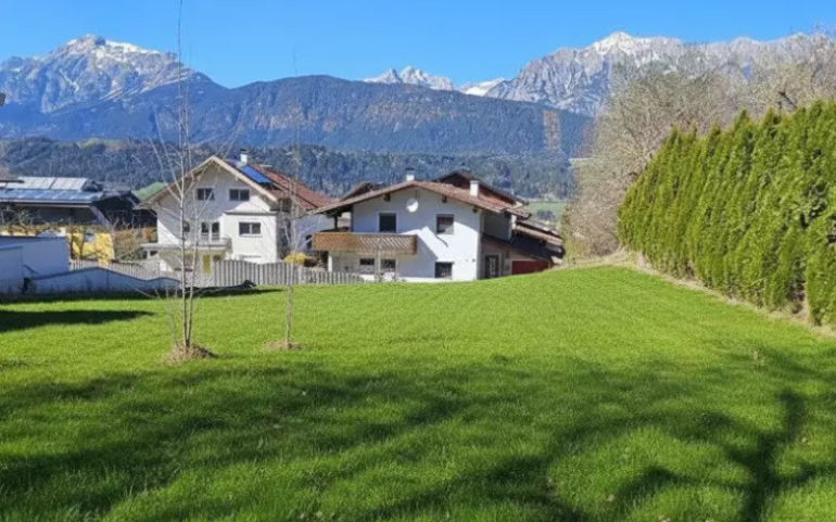 Grundstück - 6116, Weer - Baugrundstück mit unverbaubarem Ausblick