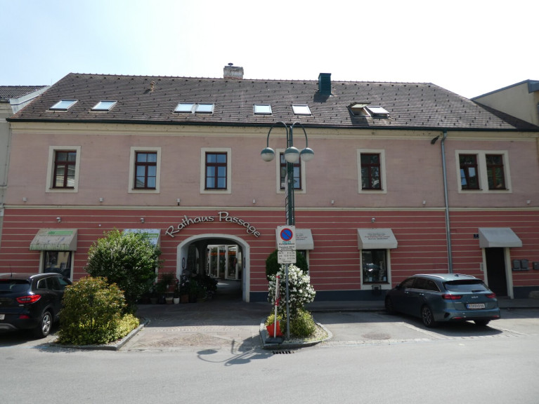 Wohnung - 2000, Stockerau - RATHAUSPLATZ - alles zu Fuß, Einkauf, Bahnhof und Gastronomie