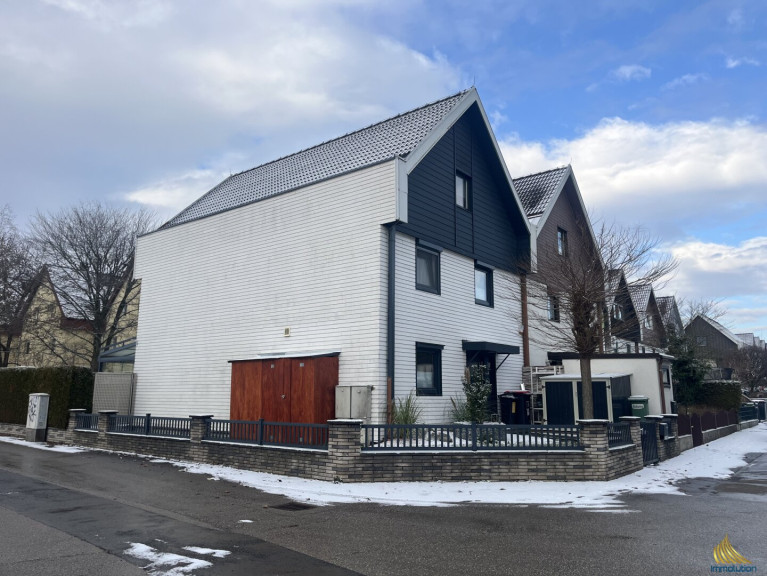 Haus - 4052, Ansfelden - Doppelhaushälfte in Ansfelden: 200m² Wohnfläche mit Garten, Terrasse inkl. Sommergarten und Garage!