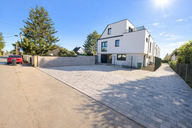 Haus - 1220, Wien,Donaustadt - 🌿 Familienglück in Essling – Ihr neues Eigenheim mit Garten & Dachterrasse