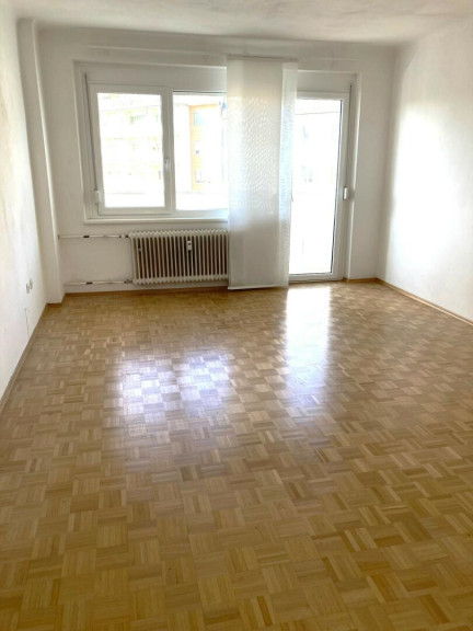 Wohnung - 8010, Graz - Nähe UNI: Garconniere mit Balkon-herrlicher Weitblick