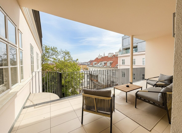 Wohnung - 1090, Wien,Alsergrund - Premium-furnished top-floor apartment near Votivpark – including a parking space!