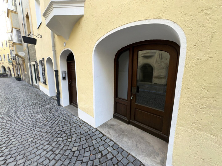 Büro / Praxis - 6060, Hall in Tirol - Kleines, renoviertes Büro/Praxis/Geschäftslokal im Herzen der Haller Altstadt zur Vermietung!