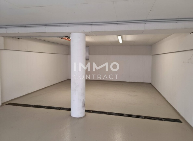 Immobilie - 1050, Wien - Parkproblem gelöst: Premium-Garagenplatz in kleiner, privater Garage