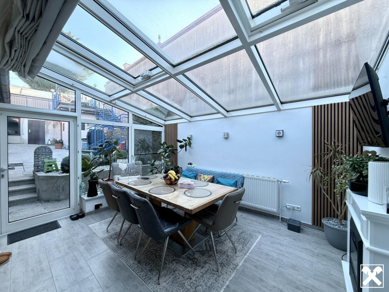 Haus - 7053, Hornstein - Wohnen mit Weitblick: 3 Zimmer Haus mit Wintergarten und Pool