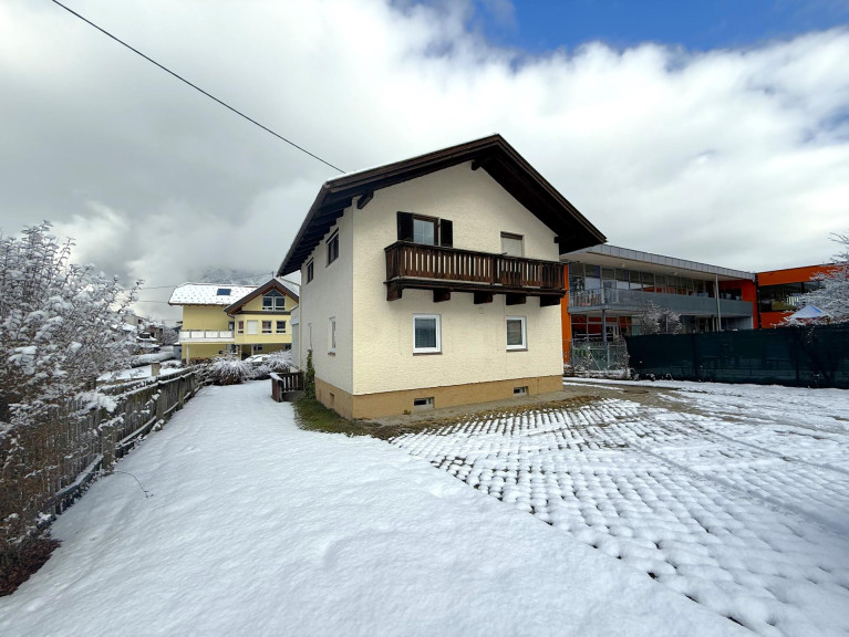 Haus - 6091, Götzens - Charmantes Grundstück mit Altbestand – perfekte Basis für Ihr individuelles Familienzuhause