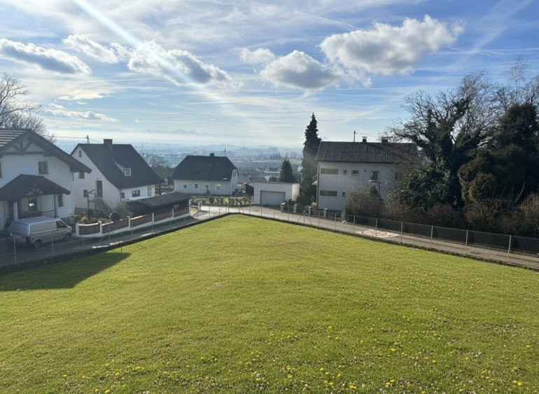 Grundstück - 4060, Bergham - Zweifamilienhaus inkl traumhaftem Baugrundstück mit Fernsicht bis in die Berge