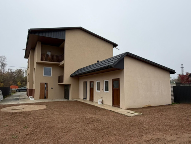 Haus - 8472, Straß in Steiermark - Frisch renoviertes Zweifamilienhaus in Straß