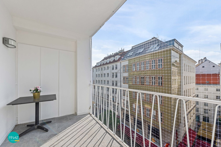 Wohnung - 1010, Wien - CITY CHIC LIVING! Exclusive 3-Room Apartment with Balcony on the 6th Floor! URBAN • ELEGANT • CENTRAL