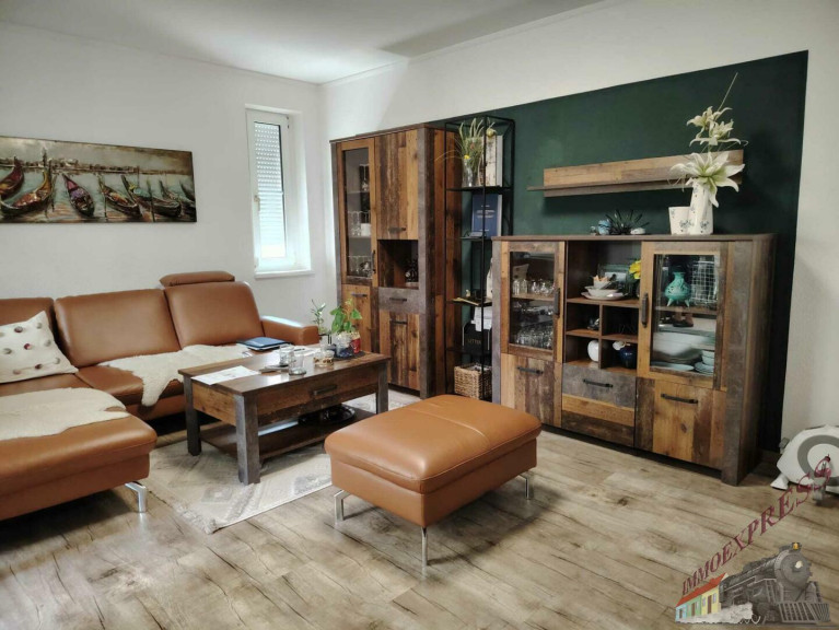 Wohnung - 2540, Bad Vöslau - Koffer packen und einziehen! - sonnige 3 Zimmer-Wohnung mit 5m² Balkon und KFZ-Stellplatz wartet auf Sie!