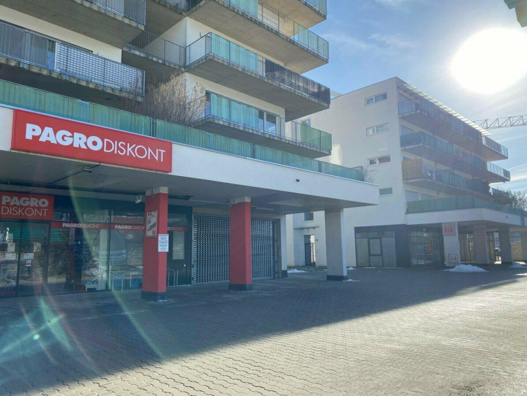 Immobilie - 8020, Graz,14.Bez.:Eggenberg - TG - Platz in EGGENBERG - Graz // ab sofort verfügbar!