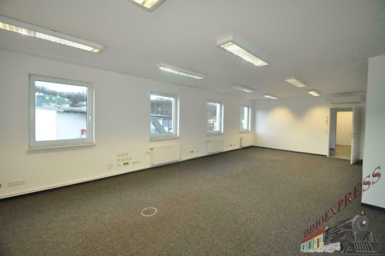 Büro / Praxis - 3100, St. Pölten - Klimatisiertes Büro mit TOP Ausstattung in frequentierter Lage in der Nähe des EKZ-Traisenpark!