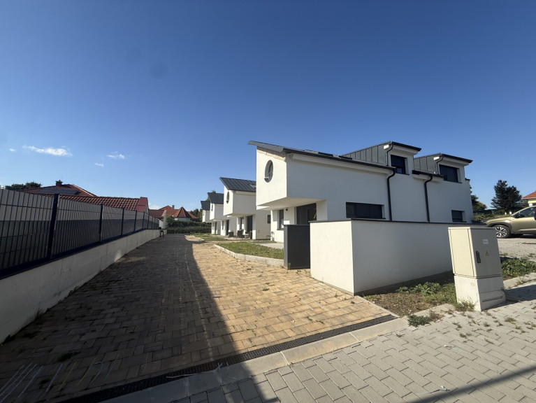 Haus - 7100, Neusiedl am See - 3 moderne Reihenhäuser in Neusiedl am See