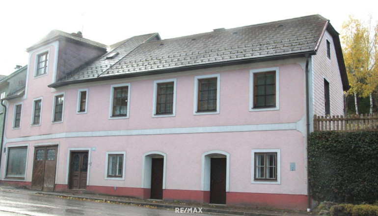 Haus - 3633, Schönbach - Mehrfamilienhaus mit 3 Wohneinheiten & Keller – zentral in Schönbach im Waldviertel