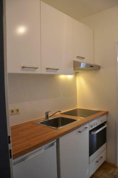 Wohnung - 8010, Graz - TOP-ZUSTAND! Kleines Raumwunder mit Eigengarten und Parkplatz Nähe TU Inffeldgasse. PROVISIONSFREI!