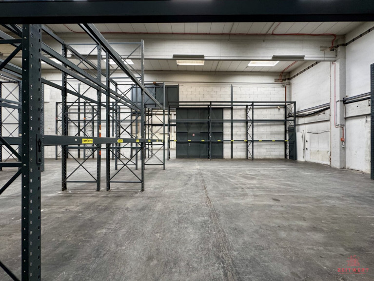 Halle / Lager / Produktion - 2100, Korneuburg - LAGERFLÄCHEN