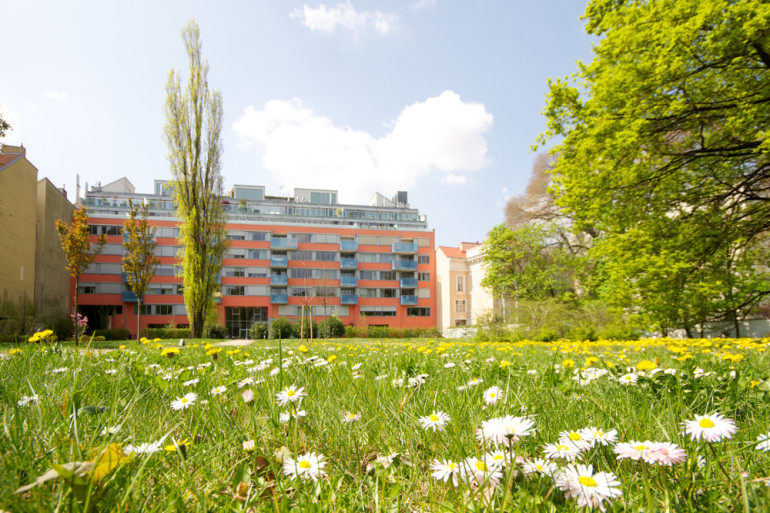 Wohnung - 1040, Wien - 8000m² Parkanlage - Neubauwohnung mit Balkon und Garagenplatz im Toskanahof