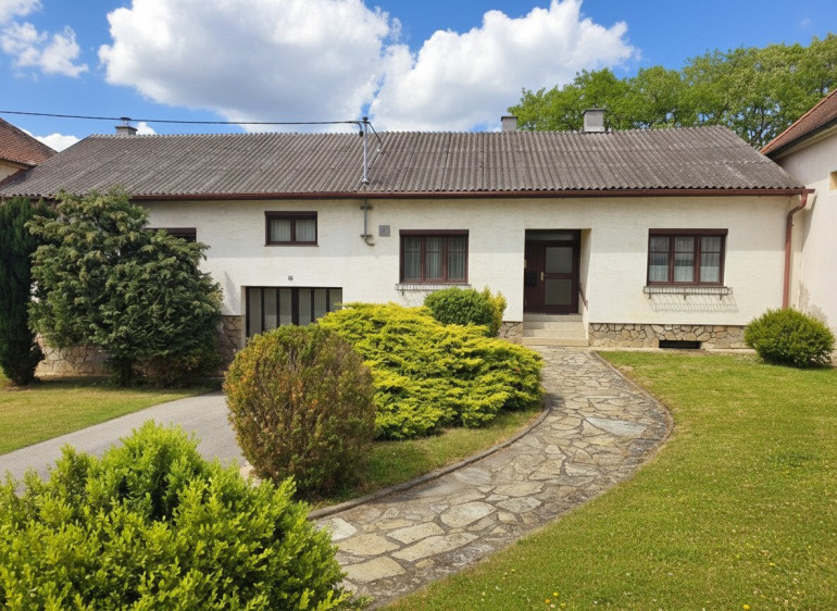 Haus - 2020, Aspersdorf - 4.361m² Bauland in toller Lage für Ihre Ideen! -- Liegenschaft mit zwei separaten Wohneinheiten, Nebengebäude, Innenhof