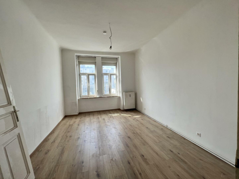 Wohnung - 8020, Graz - Prov.Frei - 2er WG taugliche Wohnung mit Balkon nähe XXX-Lutz - Top 3 - ab sofort