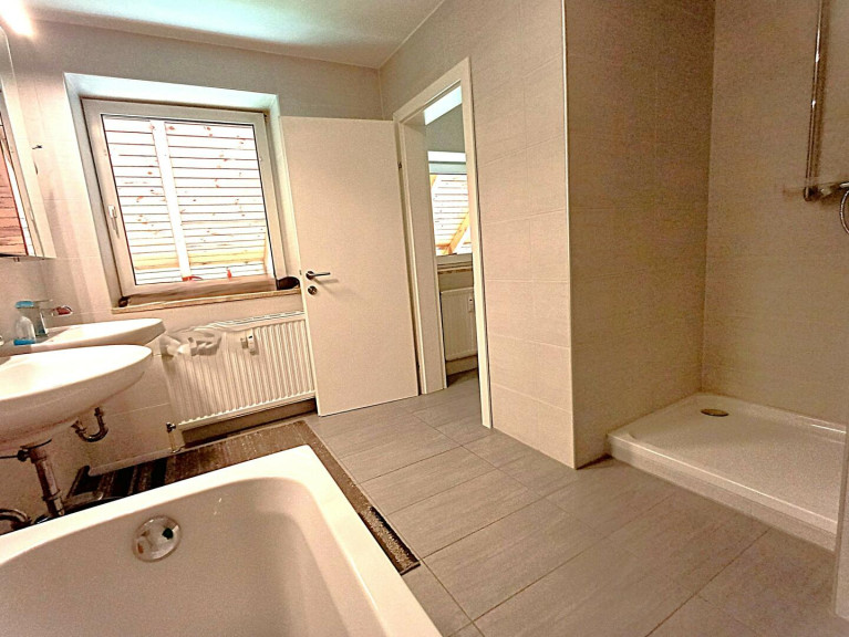 Wohnung - 8054, Graz - 8054 Graz Südwest Absolute Ruhelage Großzüges Wohnen, sehr günstige Betriebskosten