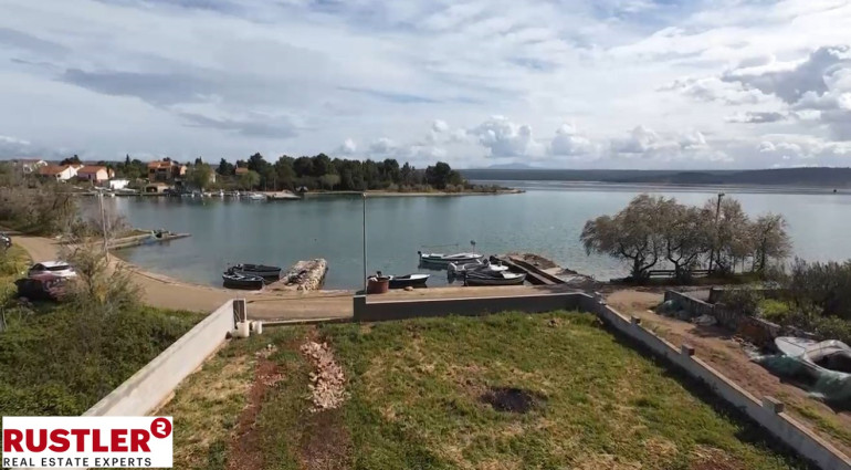 Grundstück - 1010, Raslina - Erste Reihe am Meer! Ruhige Vorstadtoase Bezirk Sibenik