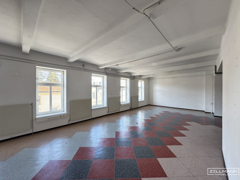 Halle / Lager / Produktion - 1230, Wien - Großzügige Lager- und Bürofläche in Wien 23 – Ihre Chance auf Raum für Erfolg | ZELLMANN IMMOBILIEN