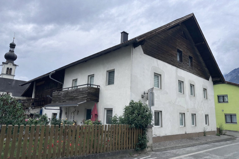 Haus - 6406, Oberhofen im Inntal - Oberhofen: Entwicklungsfähiges Sanierungsobjekt auf zwei zusammenhängenden Grundstücken