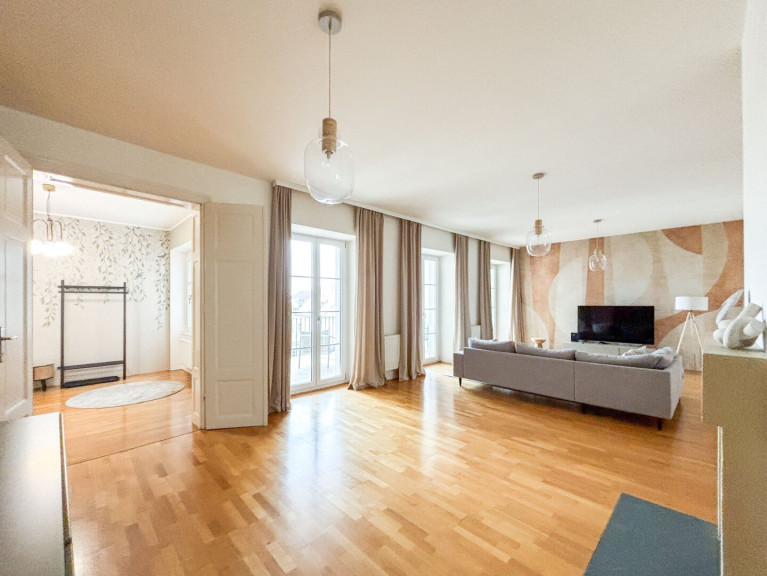 Wohnung - 1090, Wien,Alsergrund - Exclusively furnished attic apartment near Votivpark / including parking space!