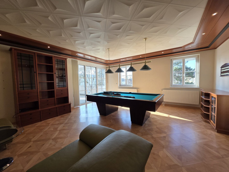 Wohnung - 2000, Stockerau - KOMFORT - 4-Zimmer-Wohnung barrierefrei mit Lift, Loggia und Parkblick – zentral in Stockerau