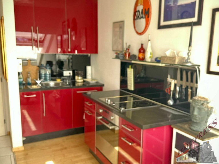 Wohnung - 5026, Salzburg - Liebevolle 2 Zimmer- oder Atelierwhg. - DG - Salzburgblick - gemauerter Kaminofen - Sichtdachstuhl