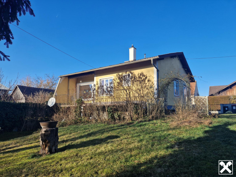 Haus - 3462, Absdorf - LIEBEVOLLER, KLEINER BUNGALOW IDEAL FÜR 2-3 PERSONEN MIT HERRLICHEM GARTEN SAMT ALTBAUMBESTAND IN BESTER ZENTRUMSNAHER WOHNLAGE