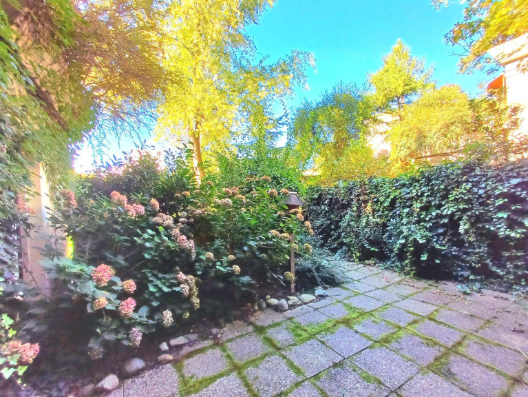 Wohnung - 8042, Graz,08.Bez.:Sankt Peter - RESERVIERT   Best Lage St.Peter--- Barrierefreie großzügige Erdgeschoss - Wohnung  129m² Wohnfläche + Atrium Garten + 2 Terrassen 65m²