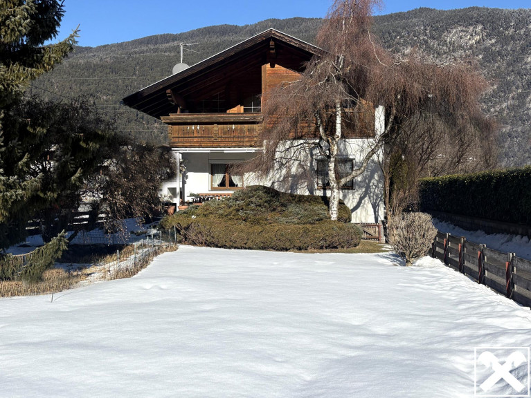 Haus - 6402, Hatting - Kapitalanlage in Hatting: Einfamilienhaus mit Wohnrecht auf sonnigem Grundstück