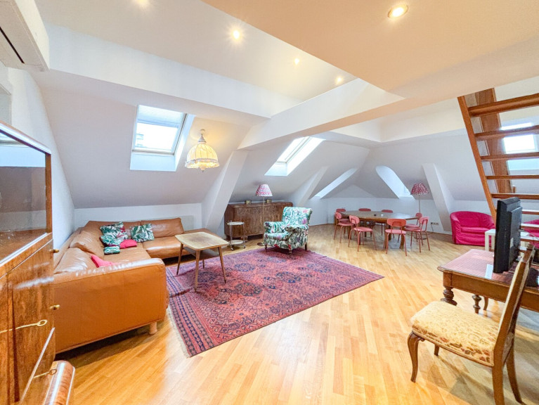 Wohnung - 1030, Wien - Komplett möblierte DG-Wohnung mit uneinsichtiger 60 m² großen Dachterrasse!