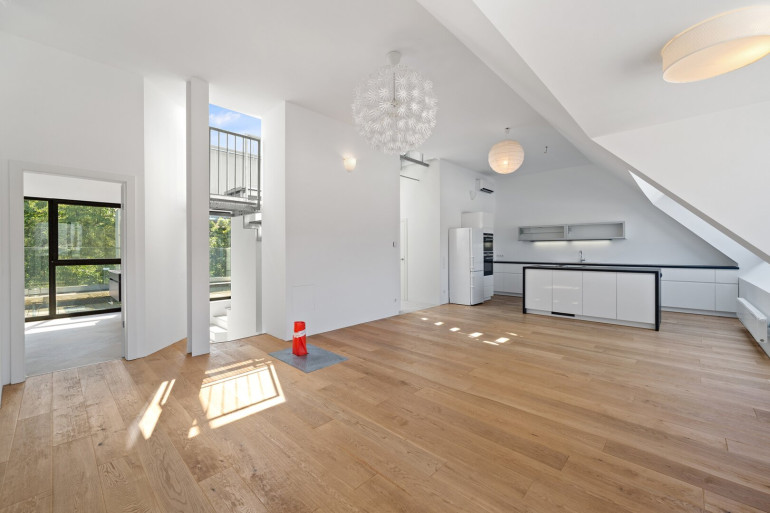 Wohnung - 1180, Wien - Luxuriöse 3-Zimmer-Dachgeschosswohnung mit exklusivem Flair nähe Kutschkermarkt