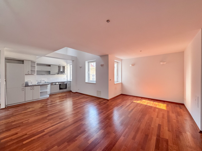 Wohnung - 1070, Wien - 140 m2 große Drei-Zimmer Wohnung mit 40 m2 großer Dachterrasse! Neustiftgasse/ Sankt-Ulrich-Platz!