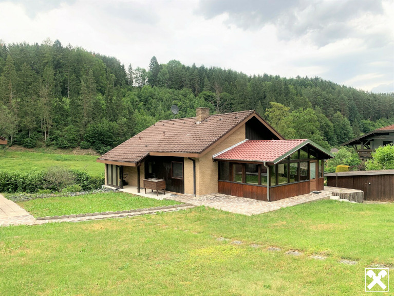 Haus - 2831, Haßbach - Haben Sie genug von der Stadt? Wohnen, wo die Ruhe zuhause ist - idyllischen Einfamilienhaus am Waldrand!