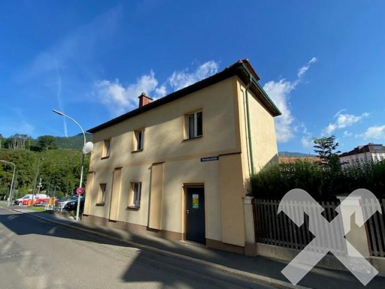 Haus - 8700, Leoben - Attraktives Wohnhaus, ZENTRAL in Leoben –  Toplage im Uni-Viertel mit Grünfläche & Parkplätzen